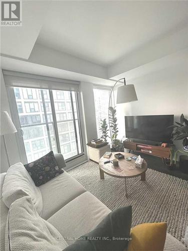 3104 - 251 Jarvis Street, Toronto, ON - Indoor Photo Showing Living Room