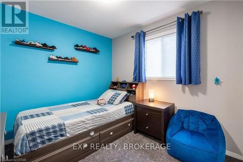 27 Robin St, North Middlesex, ON - Indoor Photo Showing Bedroom
