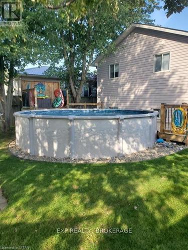 27 Robin St, North Middlesex, ON - Outdoor With Above Ground Pool