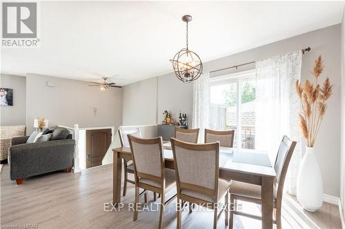 27 Robin St, North Middlesex, ON - Indoor Photo Showing Dining Room