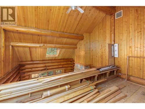 2197 3 Highway, Creston, BC - Indoor Photo Showing Other Room