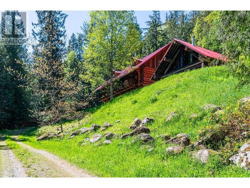 2197 3 Highway, Creston, BC - Outdoor