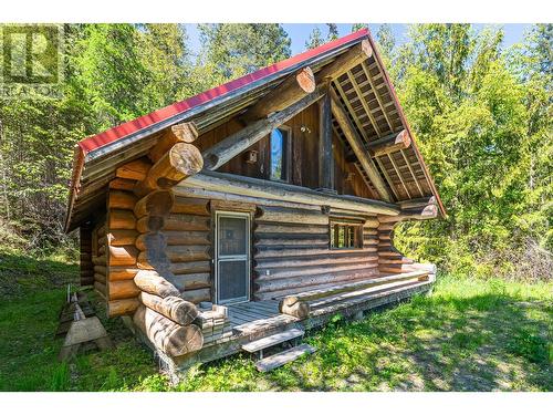 2197 3 Highway, Creston, BC - Outdoor