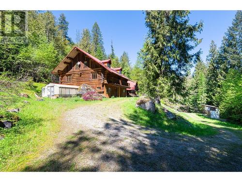 2197 3 Highway, Creston, BC - Outdoor