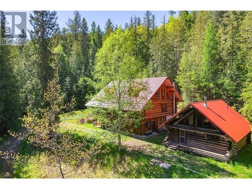 2197 3 Highway, Creston, BC - Outdoor