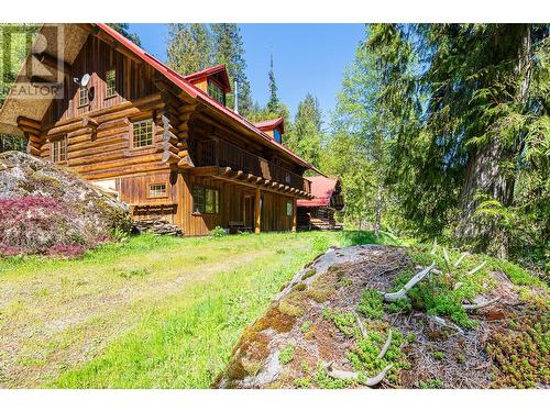 2197 3 Highway, Creston, BC - Outdoor