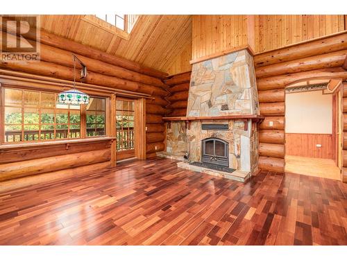 2197 3 Highway, Creston, BC - Indoor With Fireplace