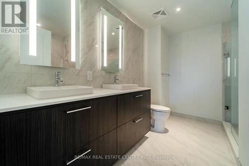 #1002 -480 Front St W, Toronto, ON - Indoor Photo Showing Bathroom
