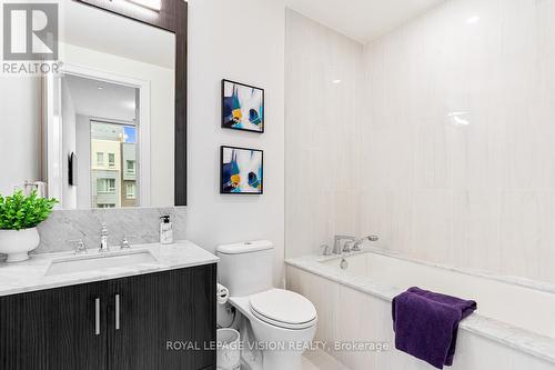 #112 -25 Adra Grado Way, Toronto, ON - Indoor Photo Showing Bathroom
