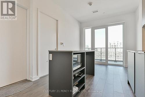 #1001 -8 Tippett Rd, Toronto, ON - Indoor Photo Showing Other Room