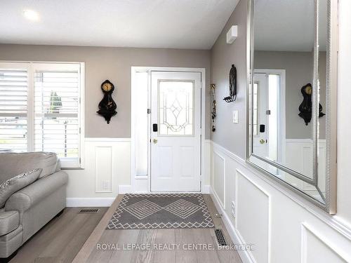 30 Branthaven Dr, Hamilton, ON - Indoor Photo Showing Other Room