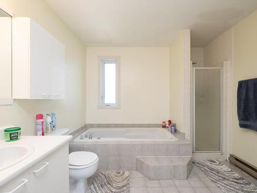 Bedroom - 655 Rue Pie-Xii, Vaudreuil-Dorion, QC - Indoor Photo Showing Bathroom
