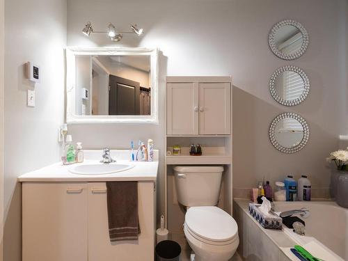 Salle de bains - 655 Rue Pie-Xii, Vaudreuil-Dorion, QC - Indoor Photo Showing Bathroom