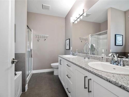 40 Nikola Rd, Campbell River, BC - Indoor Photo Showing Bathroom