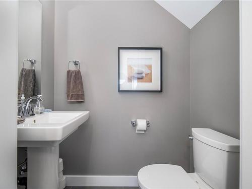 40 Nikola Rd, Campbell River, BC - Indoor Photo Showing Bathroom