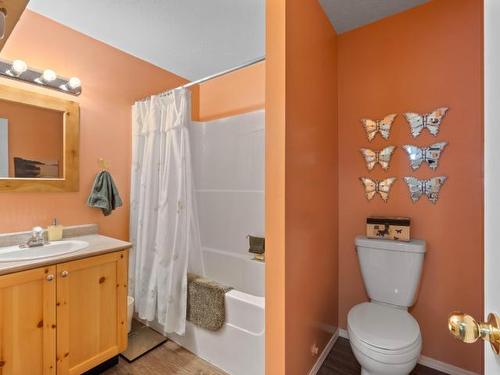 2040 Paul Lake Road, Kamloops, BC - Indoor Photo Showing Bathroom