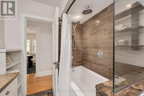 97 Baseline Rd E, London, ON - Indoor Photo Showing Bathroom