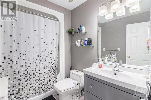 1310 Halton Terrace, Ottawa, ON - Indoor Photo Showing Bathroom