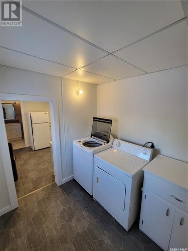 402 4Th Street, Medstead, SK - Indoor Photo Showing Laundry Room
