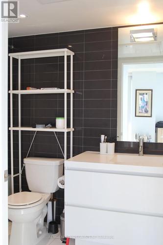 #707 -75 Queens Wharf Rd, Toronto, ON - Indoor Photo Showing Bathroom