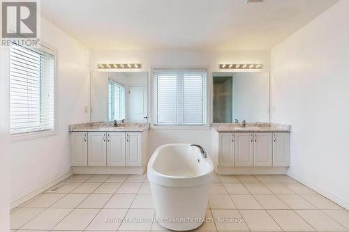 227 Brownley Lane, Essa, ON - Indoor Photo Showing Bathroom