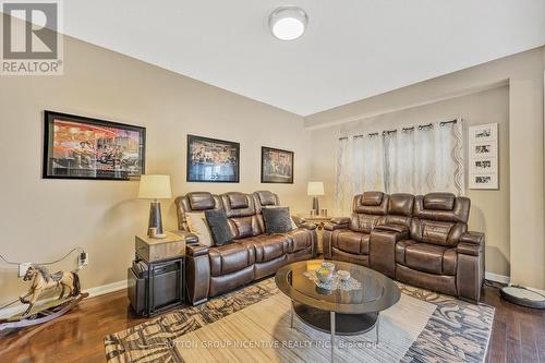 124 Sun King Crescent, Barrie, ON - Indoor Photo Showing Living Room