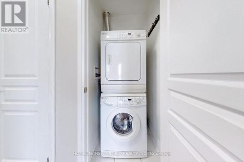 506 - 1 Hurontario Street, Mississauga, ON - Indoor Photo Showing Laundry Room