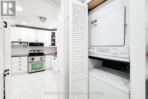 110 Graham Ave N, Hamilton, ON - Indoor Photo Showing Laundry Room