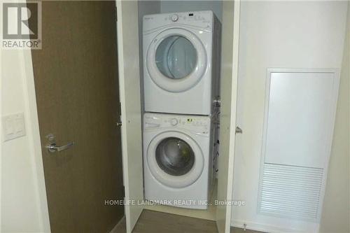 #2101 -1 Bloor St E, Toronto, ON - Indoor Photo Showing Laundry Room
