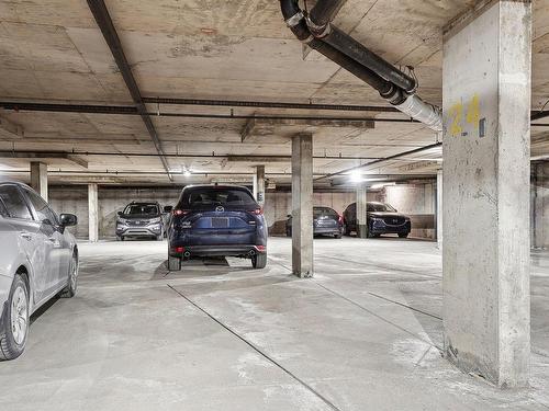 Stationnement - 203-3081 Rue Édouard-Montpetit, Laval (Chomedey), QC - Indoor Photo Showing Garage