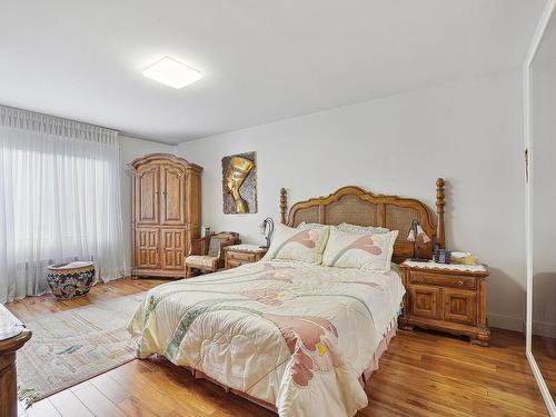 Chambre Ã  coucher principale - 203-3081 Rue Édouard-Montpetit, Laval (Chomedey), QC - Indoor Photo Showing Bedroom