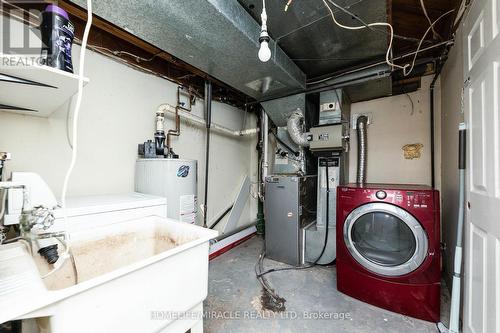 1251 Warden Ave, Toronto, ON - Indoor Photo Showing Laundry Room