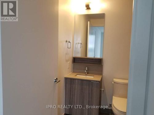 4002 - 898 Portage Parkway, Vaughan, ON - Indoor Photo Showing Bathroom
