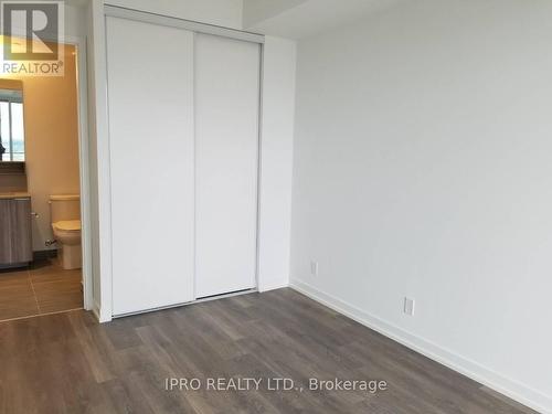 #4002 -898 Portage Pkwy, Vaughan, ON - Indoor Photo Showing Other Room