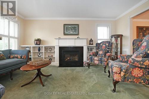 2 Banbury Court, Aurora, ON - Indoor Photo Showing Living Room With Fireplace