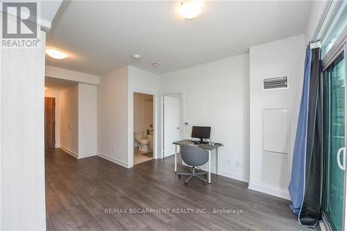 #1012 -251 Manitoba St, Toronto, ON - Indoor Photo Showing Other Room
