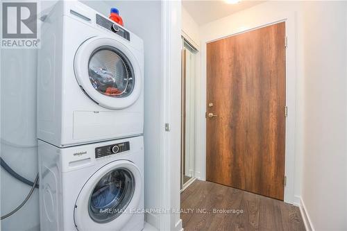 #1012 -251 Manitoba St, Toronto, ON - Indoor Photo Showing Laundry Room
