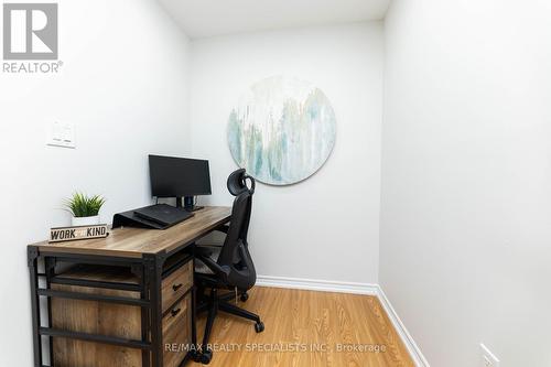 646 Best Rd, Milton, ON - Indoor Photo Showing Office