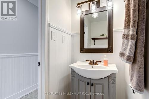 70 Foster Cres, Brampton, ON - Indoor Photo Showing Bathroom