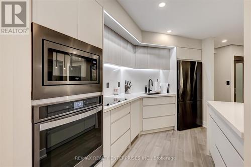 1208 - 1 Palace Pier Court, Toronto, ON - Indoor Photo Showing Kitchen With Upgraded Kitchen