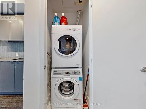 3806 - 7 Grenville Street, Toronto, ON - Indoor Photo Showing Laundry Room
