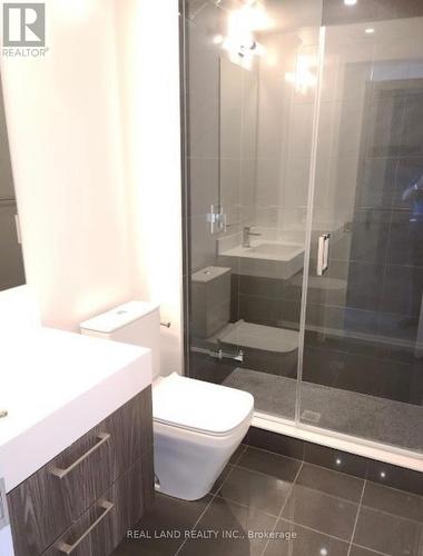 #4901 -1 Yorkville Ave, Toronto, ON - Indoor Photo Showing Bathroom