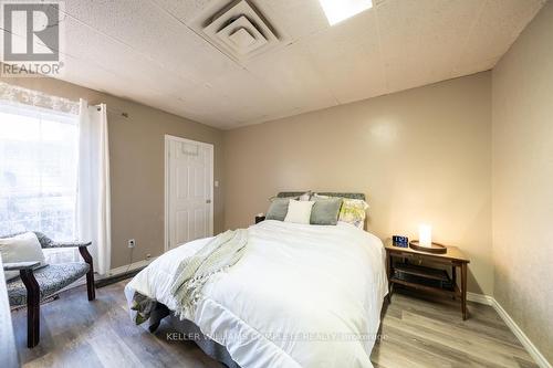 527 Barton Street E, Hamilton, ON - Indoor Photo Showing Bedroom