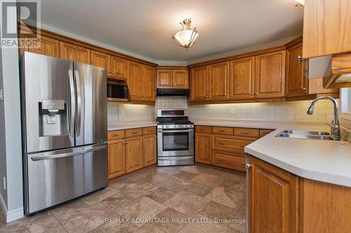59 Winona Rd, Middlesex Centre, ON - Indoor Photo Showing Kitchen With Double Sink