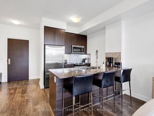 405-35 Fontenay Crt, Toronto, ON - Indoor Photo Showing Kitchen With Upgraded Kitchen