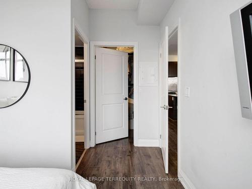 405-35 Fontenay Crt, Toronto, ON - Indoor Photo Showing Bedroom
