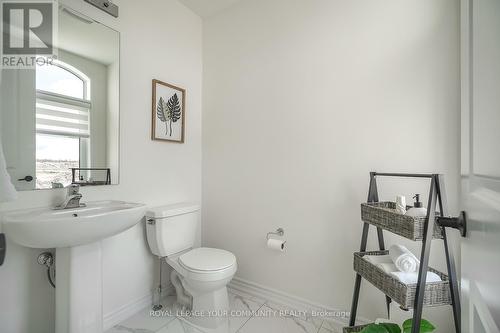 1545 Prentice Rd, Innisfil, ON - Indoor Photo Showing Bathroom