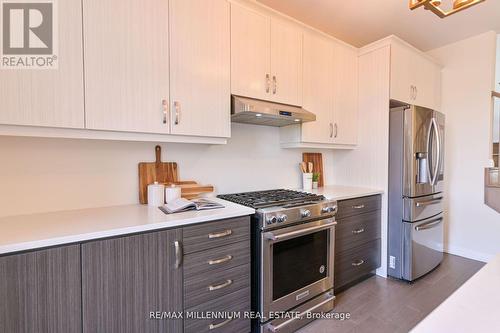 35 Divers Rd, Brampton, ON - Indoor Photo Showing Kitchen With Upgraded Kitchen