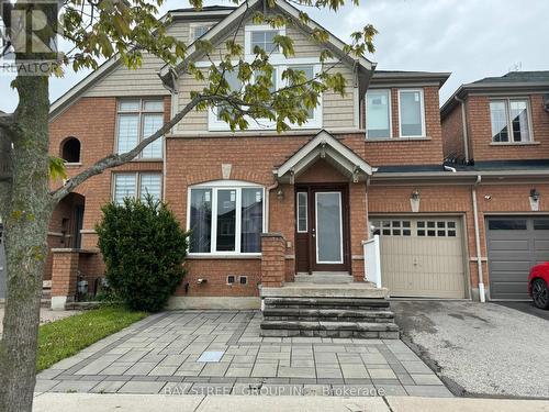 7 Vandervoort Drive, Richmond Hill, ON - Outdoor With Facade