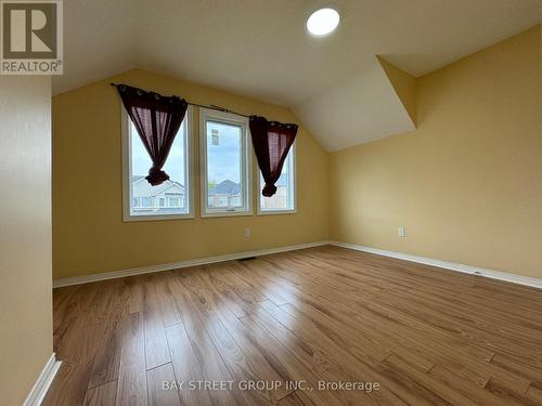 7 Vandervoort Drive, Richmond Hill, ON - Indoor Photo Showing Other Room